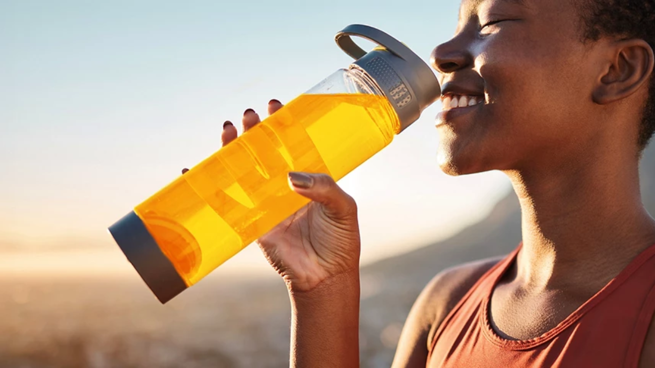 woman-healthy-drink-supplements